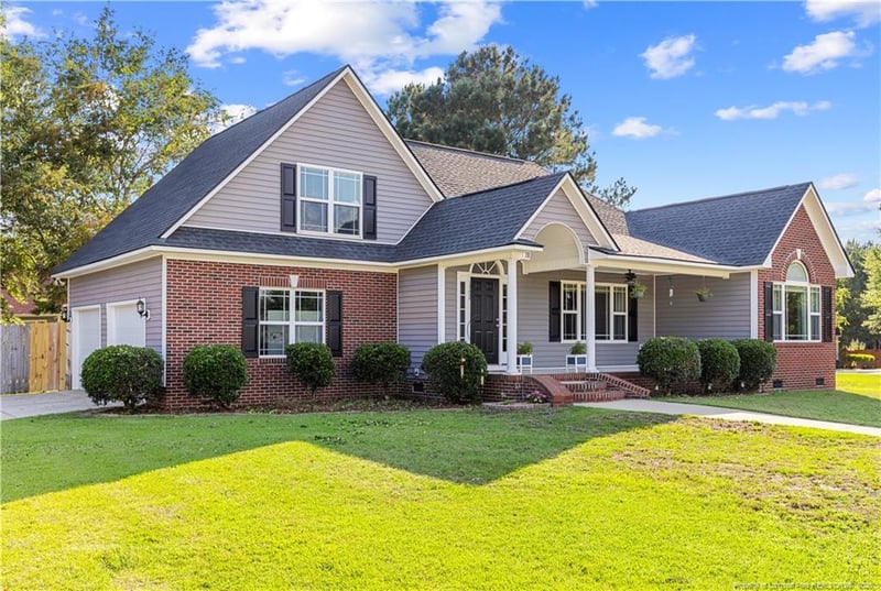 1702 Secretariat Pl, Hope Mills, NC 28348