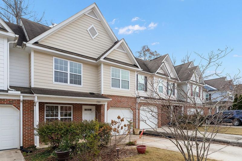 1703 Bartlett Cir, Hillsborough, NC 27278