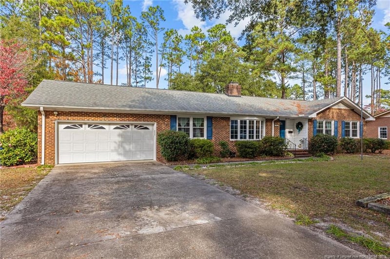 1703 Hatherleigh Pl, Fayetteville, NC 28304