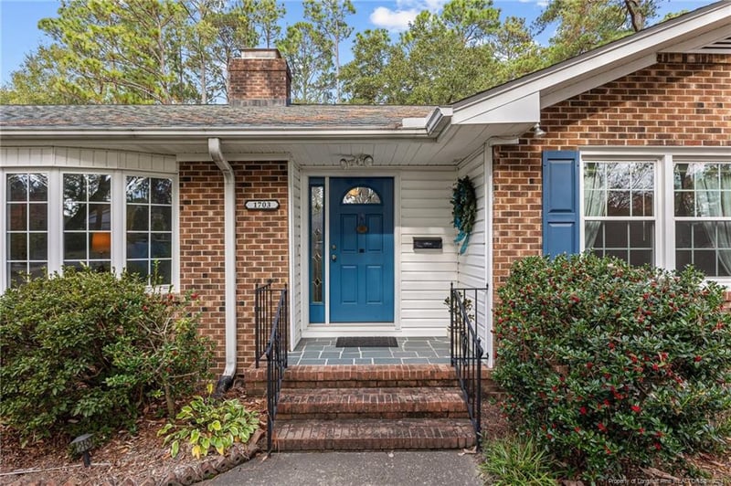 1703 Hatherleigh Pl, Fayetteville, NC 28304
