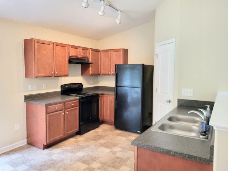 1703 Northside Dr, Burlington, NC 27217