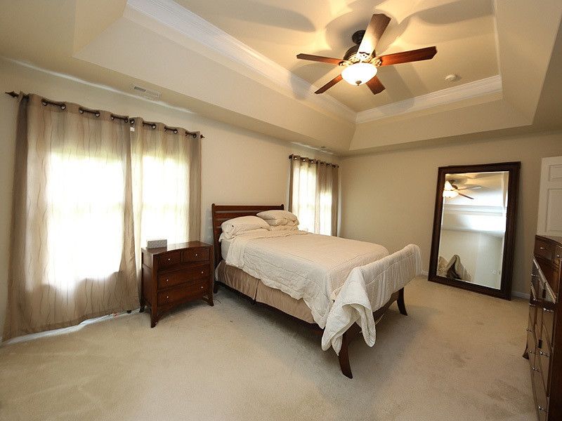 1704 Autumn Ridge Dr, Durham, NC 27712