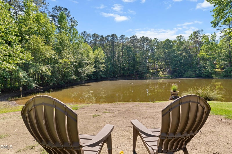 1704 Bowling Rd, Fuquay Varina, NC 27526