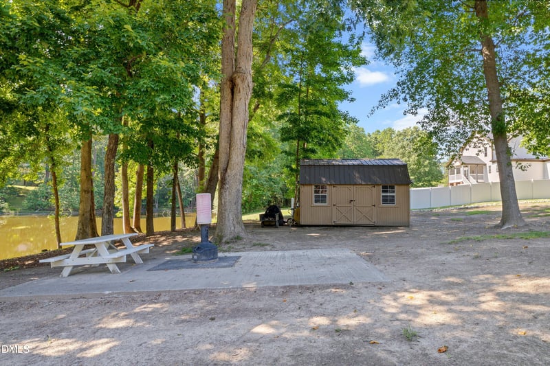 1704 Bowling Rd, Fuquay Varina, NC 27526