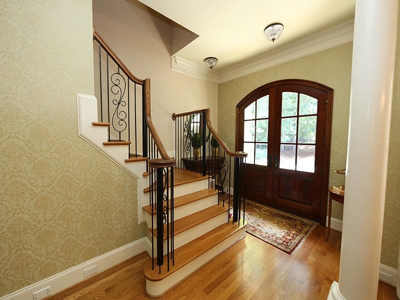 1704 Chatsworth Ln, Raleigh, NC 27614