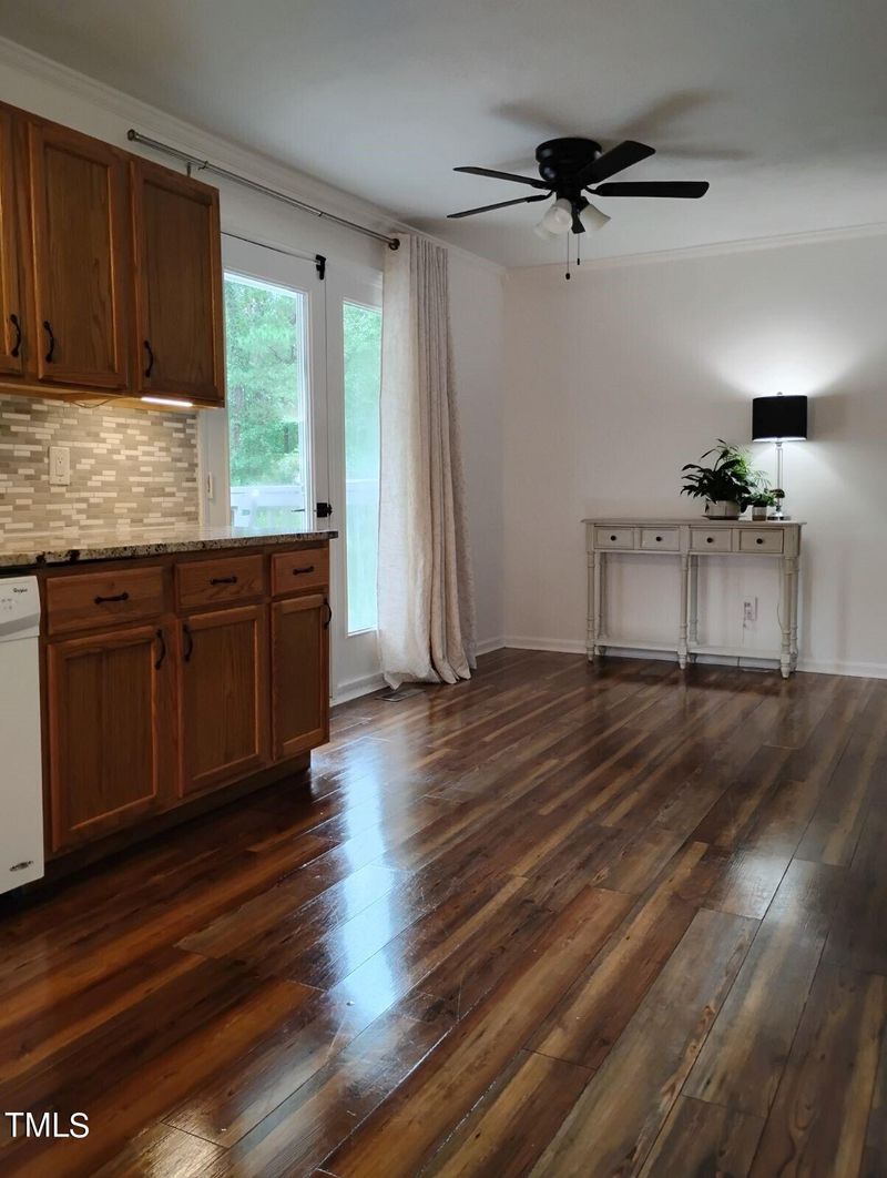 1704 Chestnut St, Apex, NC 27502