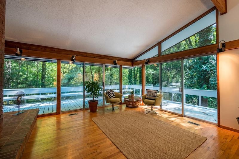 1704 Curtis Rd, Chapel Hill, NC 27514