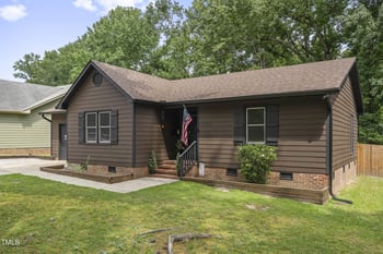 1704 Lyon Rd, Fayetteville, NC 28303