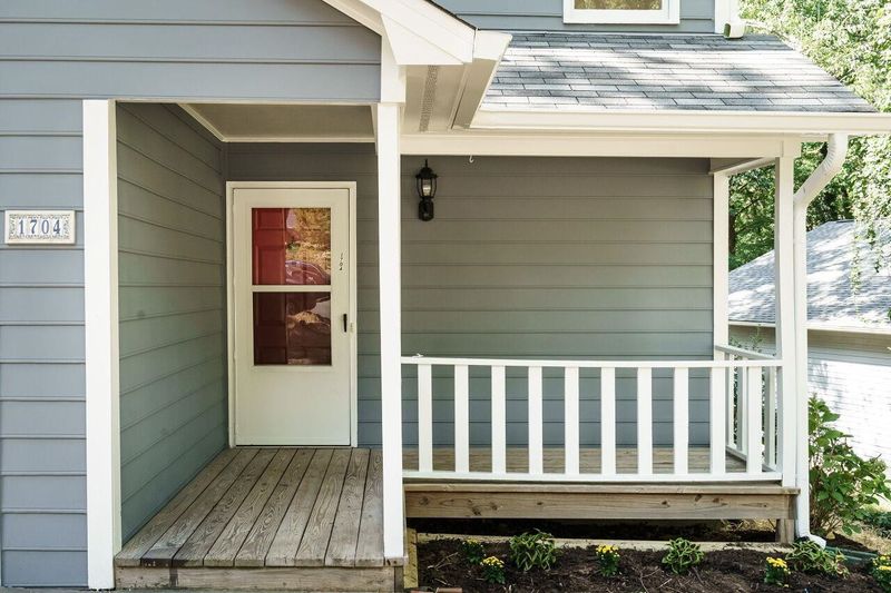 1704 Valley Rn, Durham, NC 27707