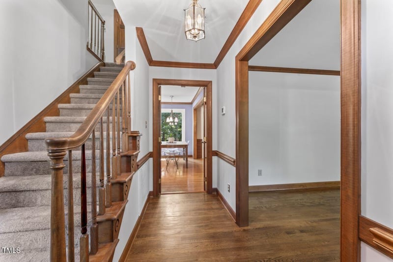 1705 Bridgeport Dr, Raleigh, NC 27615