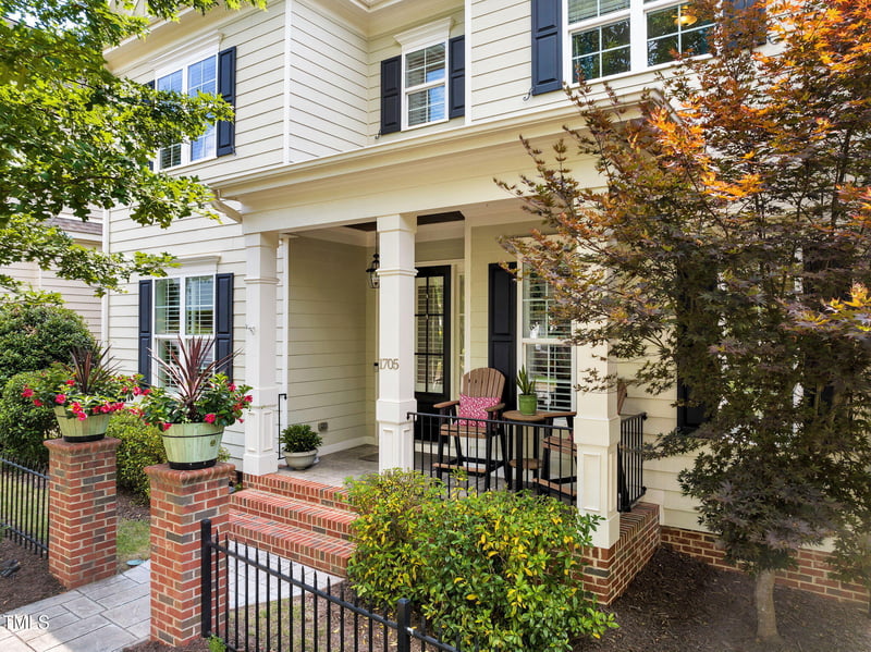 1705 Green Oaks Pw, Holly Springs, NC 27540