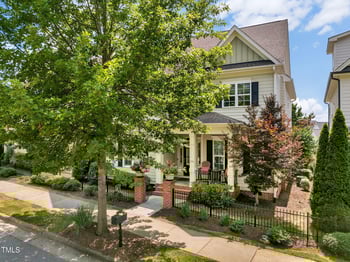 1705 Green Oaks Pw, Holly Springs, NC 27540