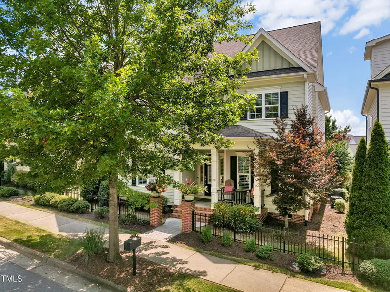 1705 Green Oaks Pw, Holly Springs, NC 27540