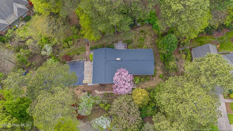 1705 Lord Ashley Dr, Sanford, NC 27330