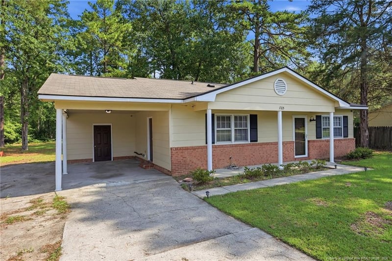 1705 Sand Hill Rd, Hope Mills, NC 28348