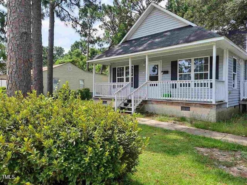 1705 Seabrook Rd, Fayetteville, NC 28301