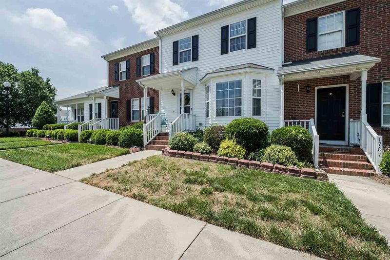 1705 Stroll Cir, Fuquay Varina, NC 27526
