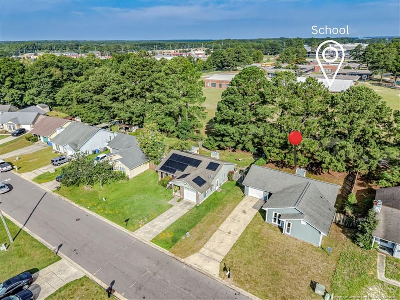 1705 Veanna Dr, Fayetteville, NC 28301
