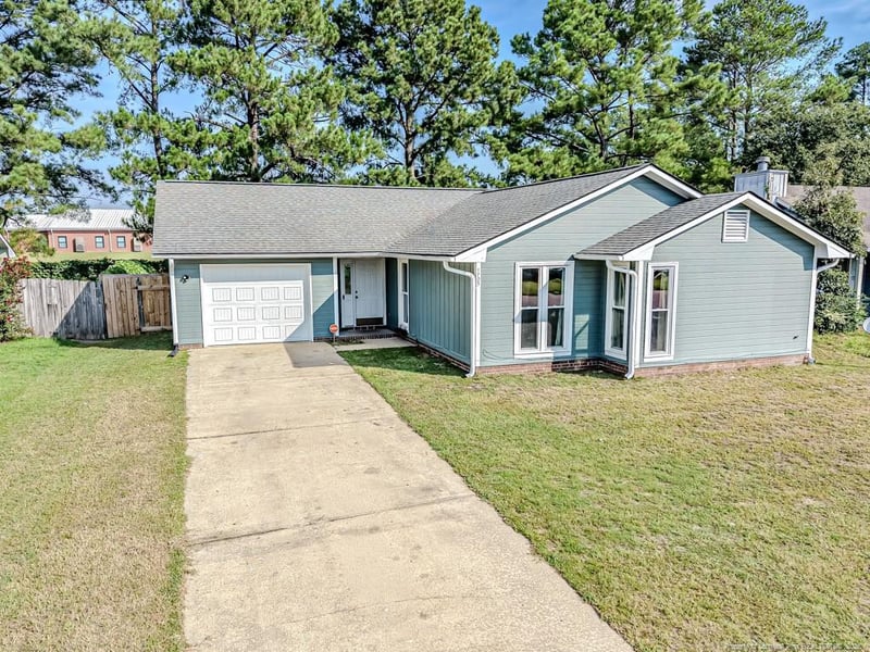 1705 Veanna Dr, Fayetteville, NC 28301
