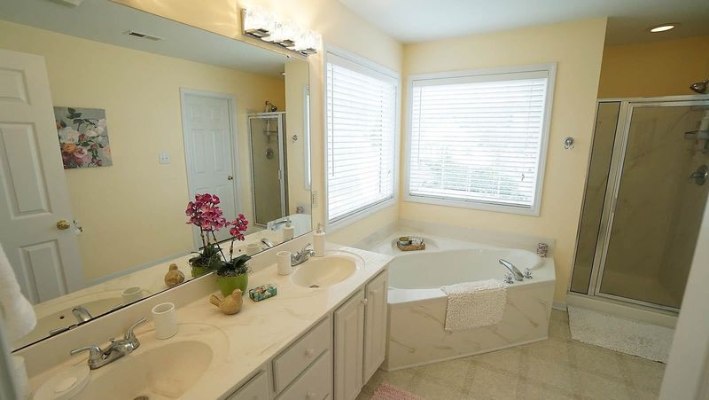 1706 Brashear Ct, Apex, NC 27523