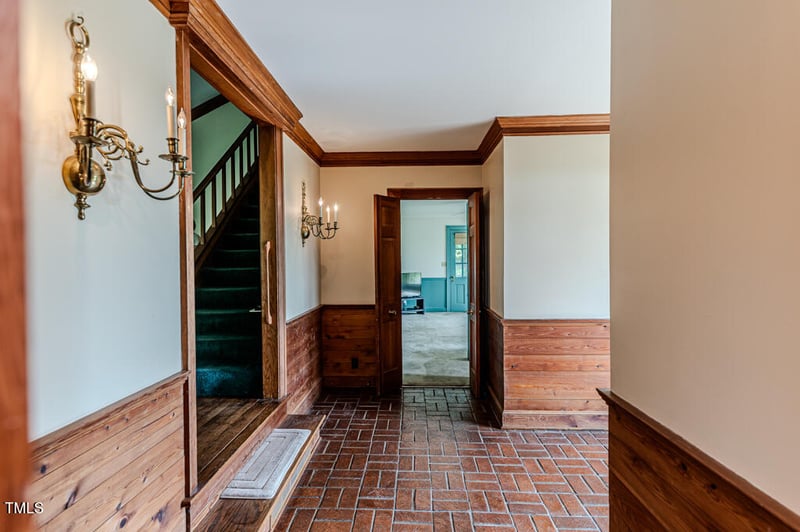 1706 Carthage St, Sanford, NC 27330