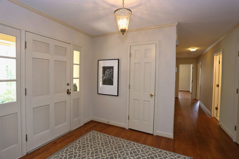 1706 Curtis Rd, Chapel Hill, NC 27514