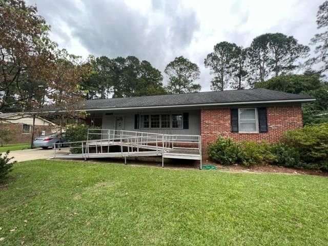 1706 Lakeshore Dr, Dunn, NC 28334