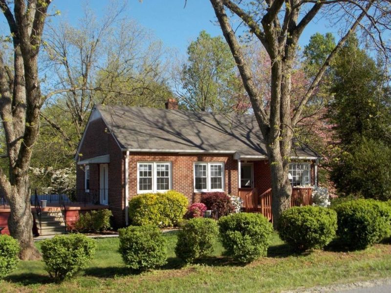 1706 Malone Rd, Burlington, NC 27215