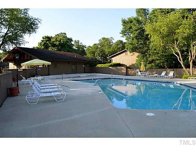 1706 Oak Tree Dr, Chapel Hill, NC 27517