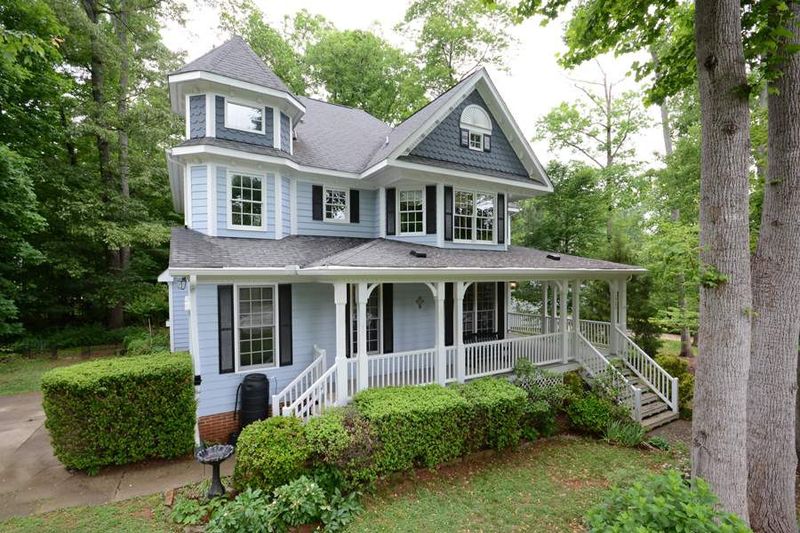 1706 Patrick Henry Ln, Hillsborough, NC 27278