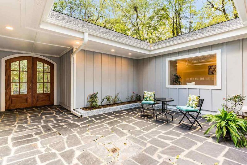 1707 Curtis Rd, Chapel Hill, NC 27514