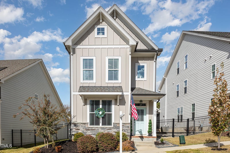 1707 Main Divide Dr, Wake Forest, NC 27587