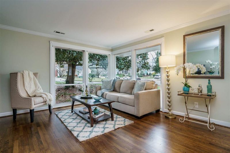 1707 Sutton Dr, Raleigh, NC 27605