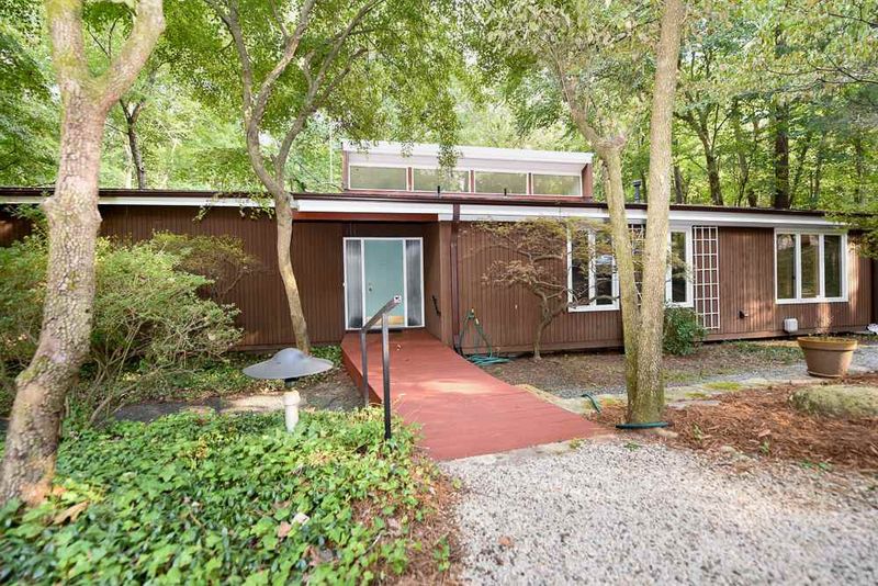 1708 Curtis Rd, Chapel Hill, NC 27514