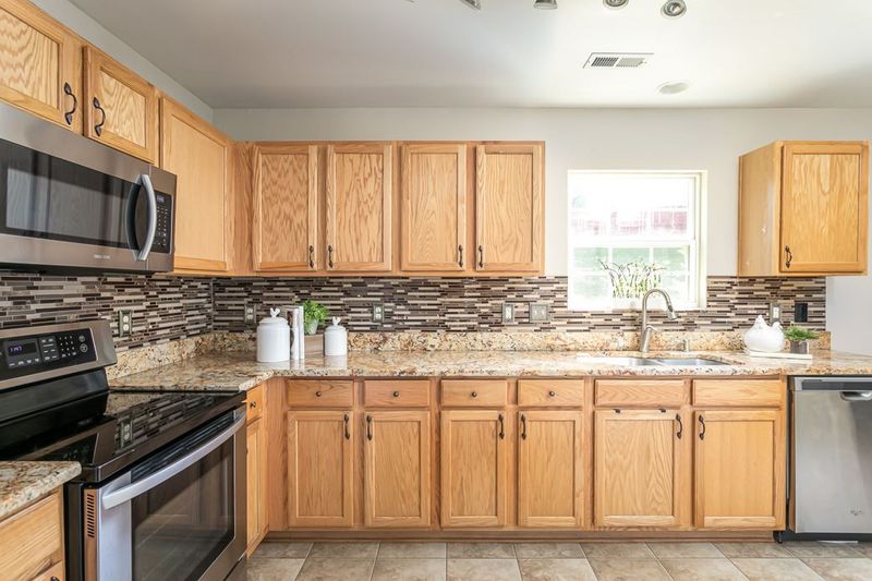 1708 Great Bend Dr, Durham, NC 27704