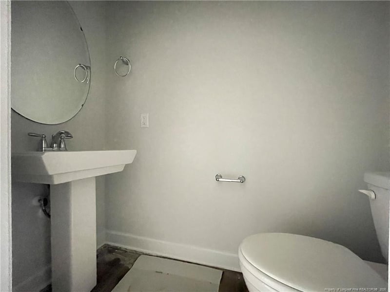 1708 Man O War Dr, Hope Mills, NC 28348