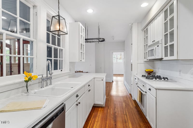 1708 Park Dr, Raleigh, NC 27605