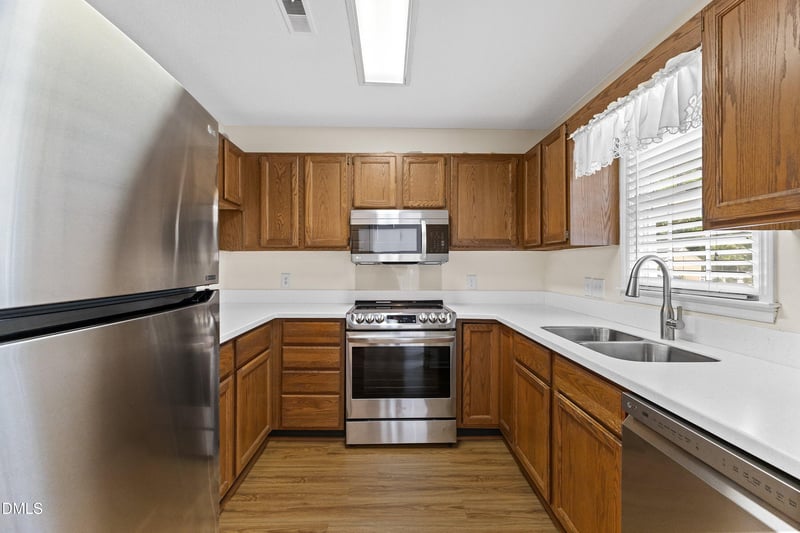 1708 Township Cir, Raleigh, NC 27609
