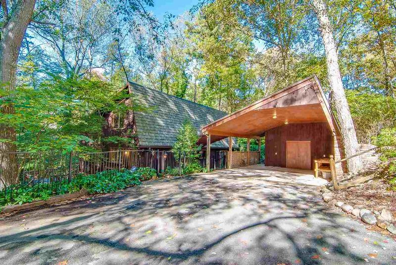 1709 Audubon Rd, Chapel Hill, NC 27514