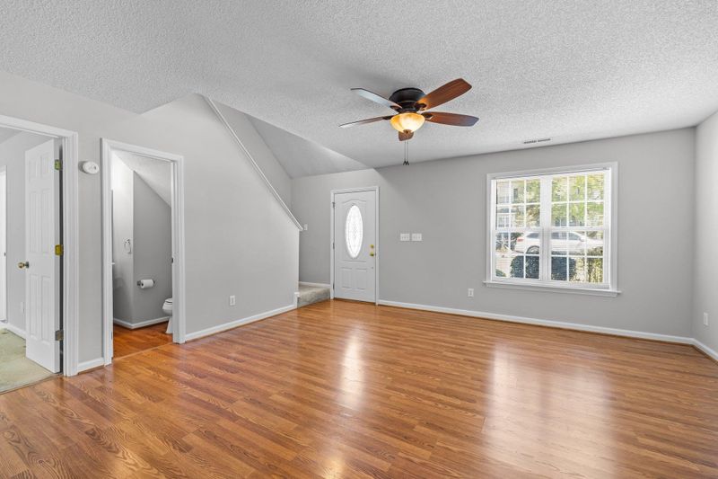 1709 Crag Burn Ln, Raleigh, NC 27604