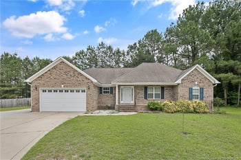 1709 Secretariat Pl, Hope Mills, NC 28348