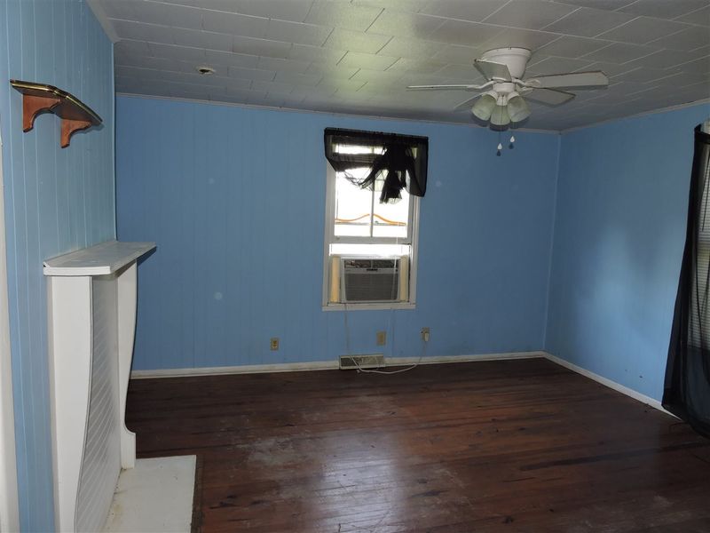 1709 Wall St, Roxboro, NC 27573