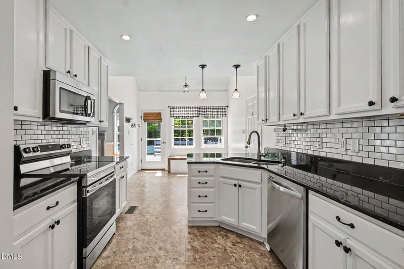 171 Churchill Downs Dr, Clayton, NC 27520