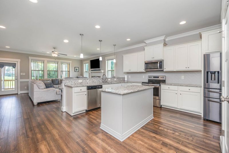 171 Lassiter Hills Dr, Four Oaks, NC 27524