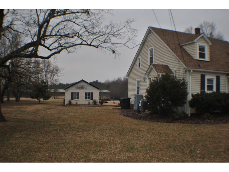 1710 W Davis St, Burlington, NC 27215