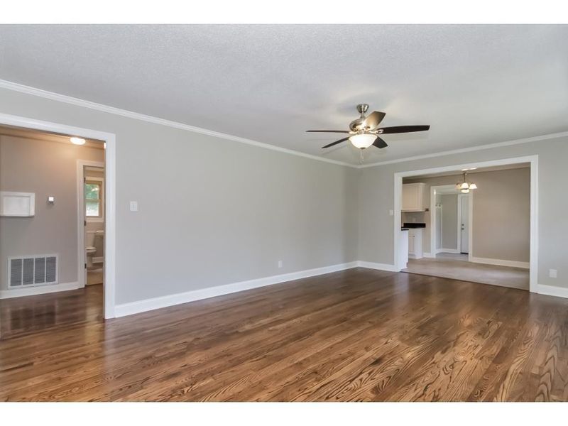 1710 Pinecrest St, Burlington, NC 27215