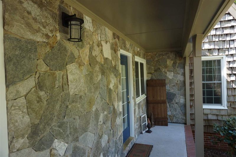 1712 Baker Rd, Raleigh, NC 27607