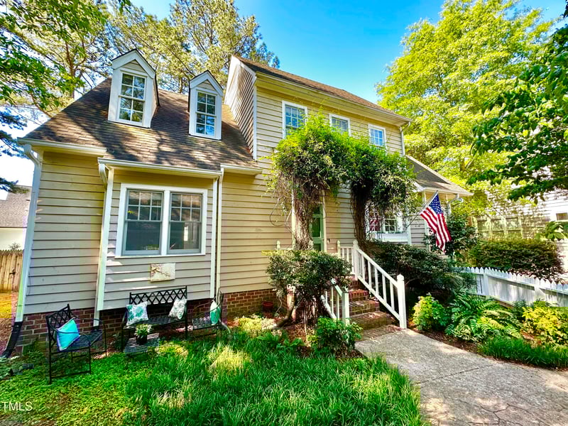 1712 Briarforest Pl, Raleigh, NC 27615