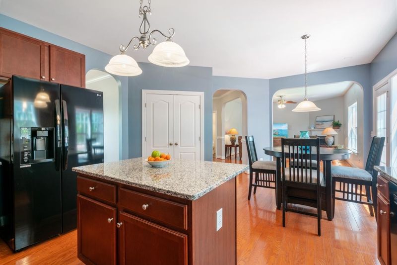 1712 Maizefield Ln, Fuquay Varina, NC 27526