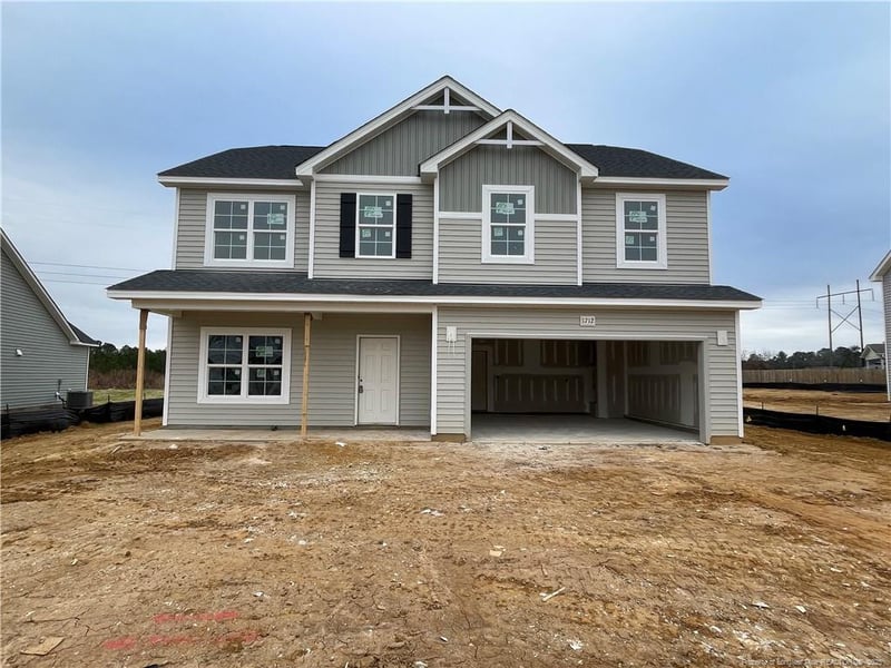 1712 Man O War Dr, Hope Mills, NC 28348